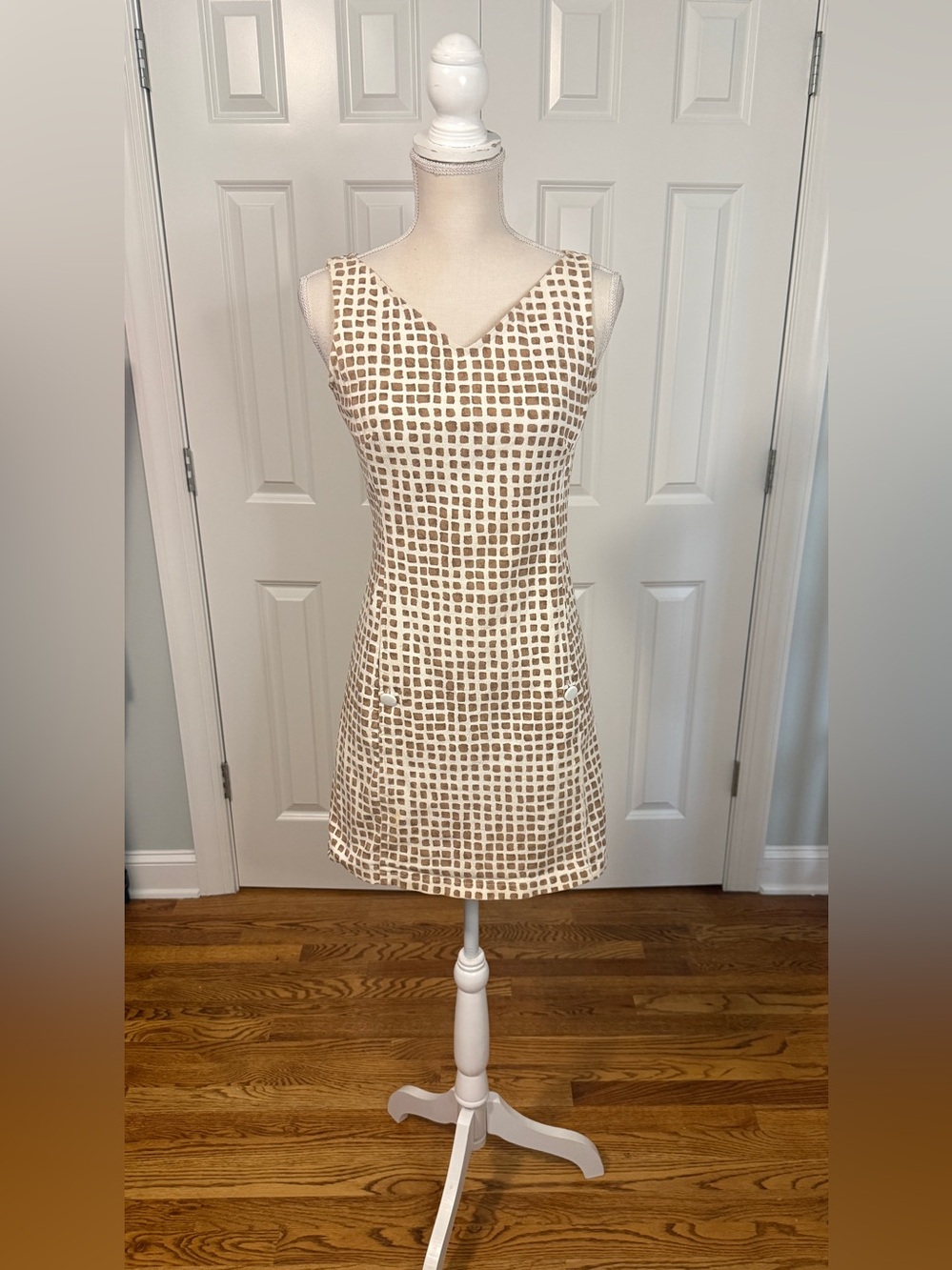 VTG Chetta B Sherrie Bloom Peter Noviello Geometric Shift Dress Size 4 Tan Cream